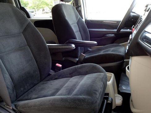 Used 2016 Dodge Grand Caravan SE w/ Quick Order Package 29E SE image 14