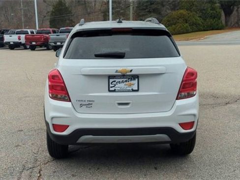 Certified 2022 Chevrolet Trax LT w/ LT Convenience Package image 7