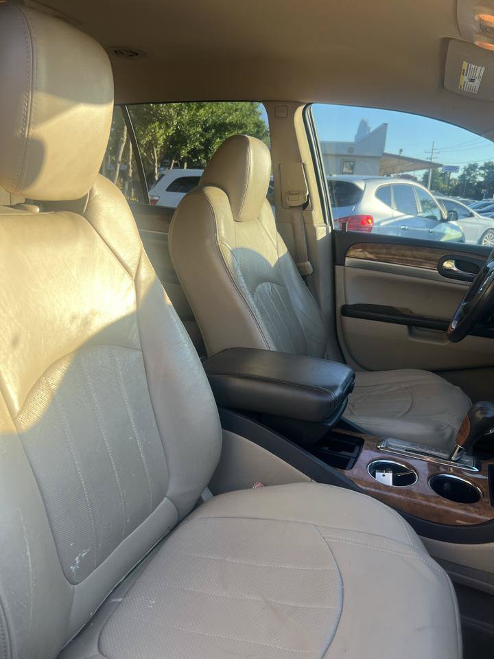 Used 2011 Buick Enclave CXL FWD image 12