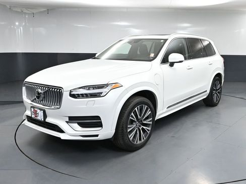 Used 2022 Volvo XC90 T8 Inscription Expression w/ Climate Package image 11