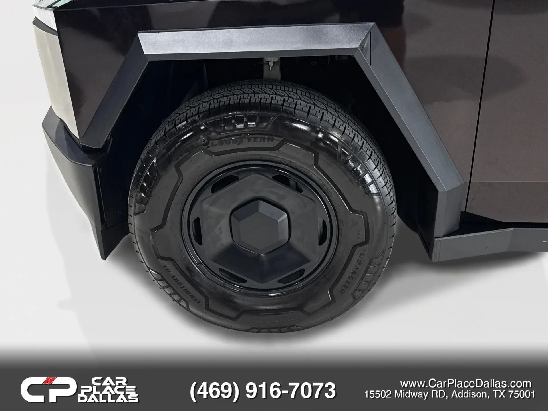 Used 2025 Tesla Cybertruck 2WD Crew Cab image 42