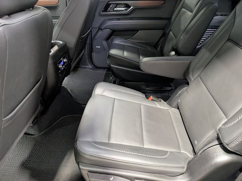 Used 2025 GMC Yukon Denali AWD/4WD image 11