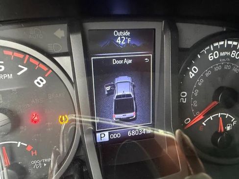 Used 2020 Toyota Tacoma SR5 image 15