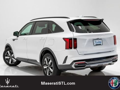 Used 2023 Kia Sorento S w/ Panoramic Sunroof Package FWD image 27