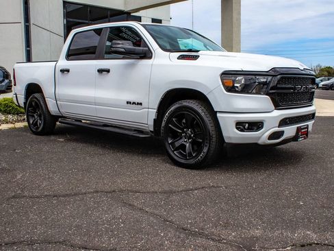 Used 2023 RAM 1500 Big Horn AWD/4WD image 3