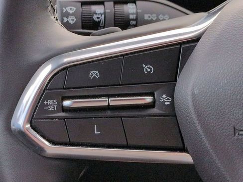 Used 2025 Chevrolet Equinox LT FWD image 24