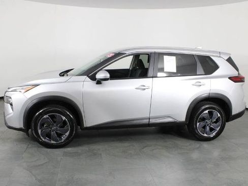 Certified 2025 Nissan Rogue SV FWD image 13