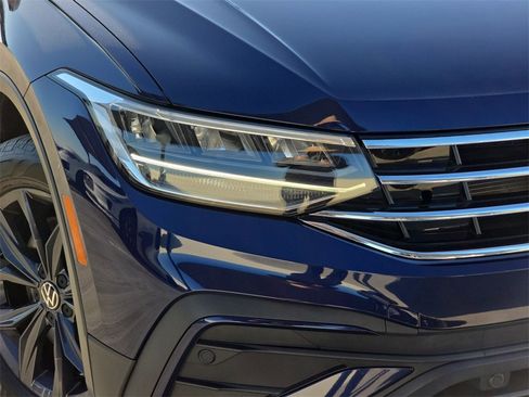 Used 2022 Volkswagen Tiguan SE image 35