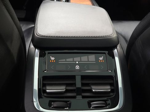 Used 2024 Volvo XC90 T8 Plus image 19