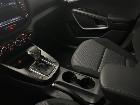 Used 2022 Kia Soul LX FWD image 25
