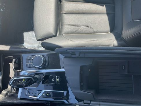 Used 2022 BMW 530e w/ M Sport Package image 24