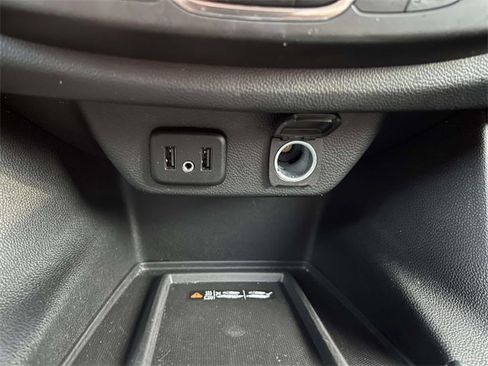 Certified 2023 Chevrolet Traverse LT image 23