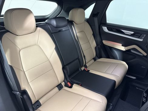 Certified 2026 Porsche Cayenne AWD/4WD image 23