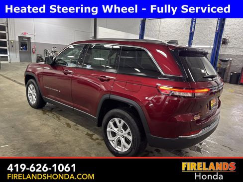 Used 2023 Jeep Grand Cherokee Limited image 3
