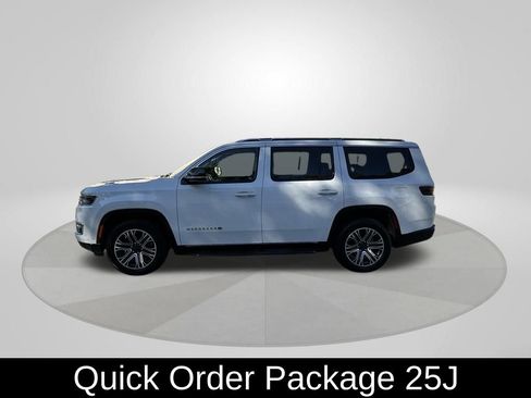 Used 2024 Jeep Wagoneer Series II w/ Flexible Seating Group image 4