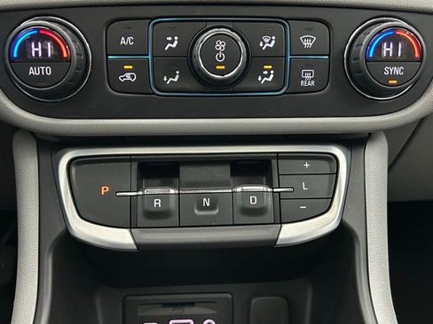 Used 2022 GMC Terrain SLT image 26