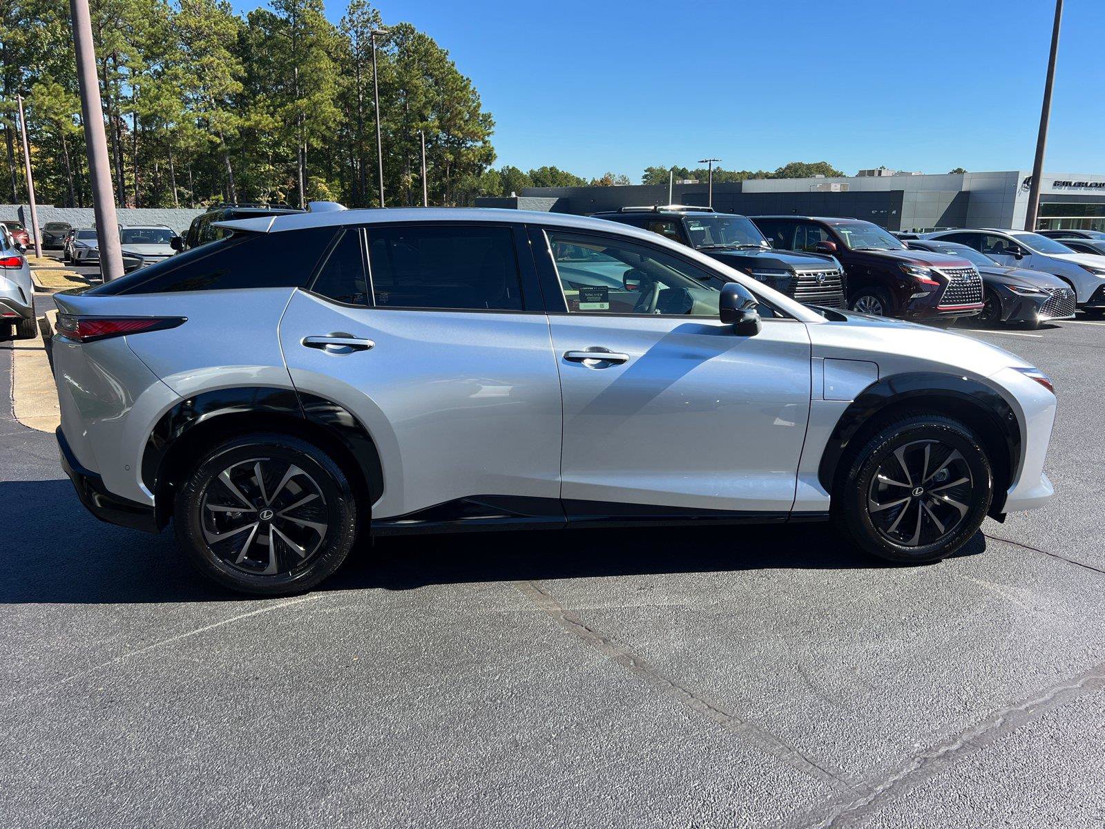 Used 2026 Lexus RZ 350e 2WD w/ Convenience Package image 4