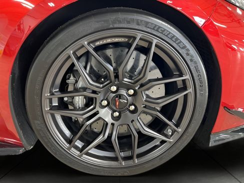 Used 2024 Chevrolet Corvette Z06 w/ Z07 Performance Package image 31