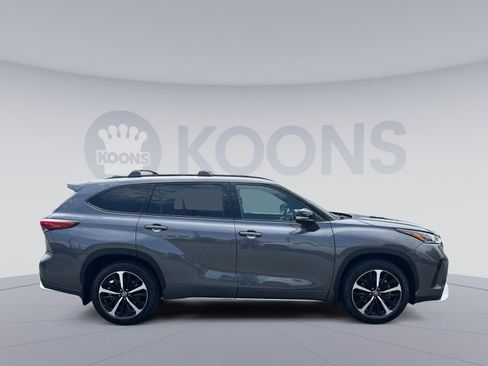 Used 2022 Toyota Highlander XSE AWD/4WD image 17