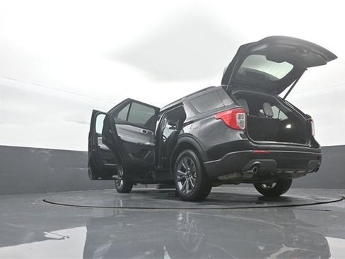 Certified 2023 Ford Explorer XLT w/ Equipment Group 202A image 40