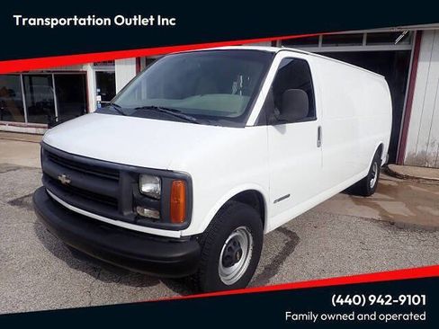 Used 2000 Chevrolet Express 3500 Extended RWD image 2