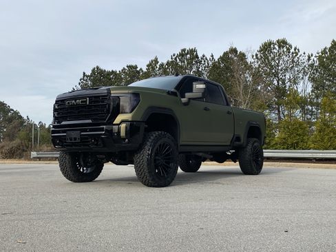 Used 2025 GMC Sierra 2500 AT4X image 13