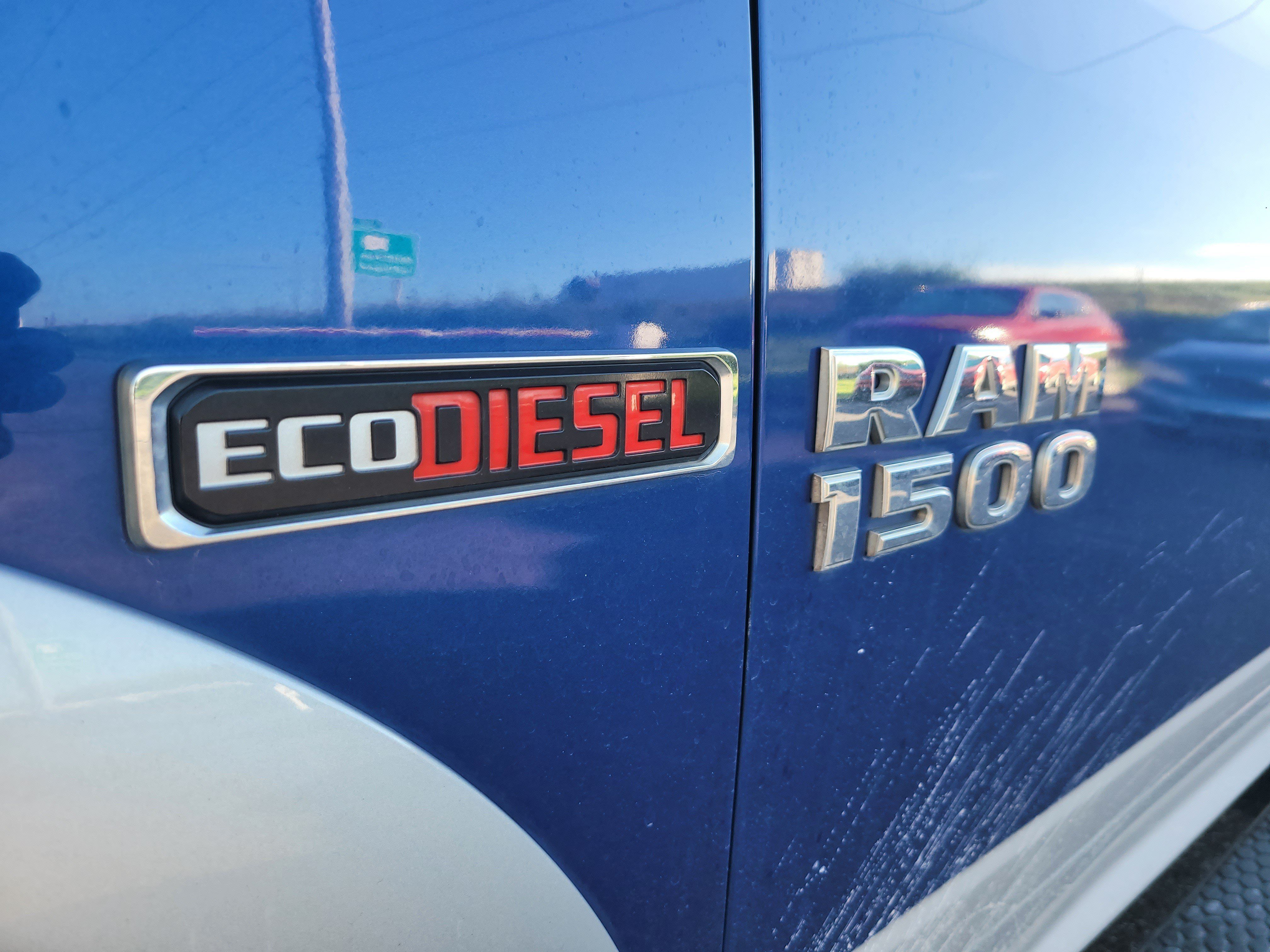 Used 2016 RAM 1500 Laramie w/ Convenience Group RWD image 9