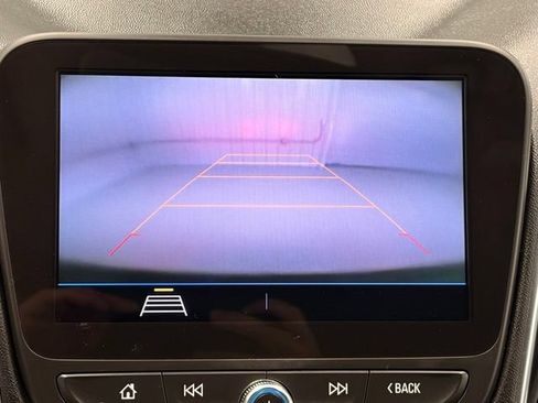 Used 2020 Chevrolet Malibu LT FWD image 17