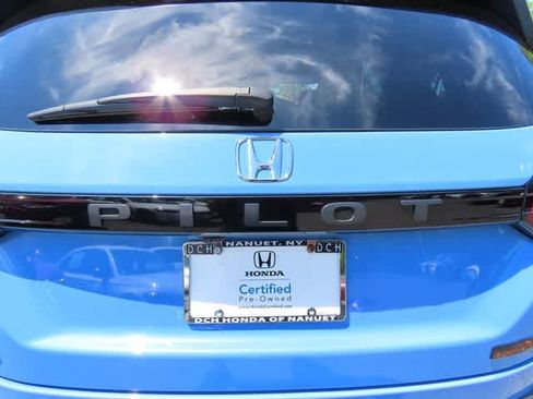 Used 2025 Honda Pilot TrailSport image 7