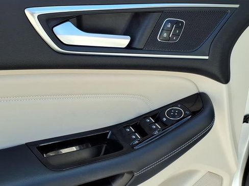 Certified 2018 Ford Edge Titanium w/ Equipment Group 301A FWD image 10