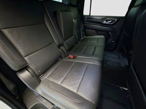 Used 2022 Chevrolet Suburban LT RWD image 14