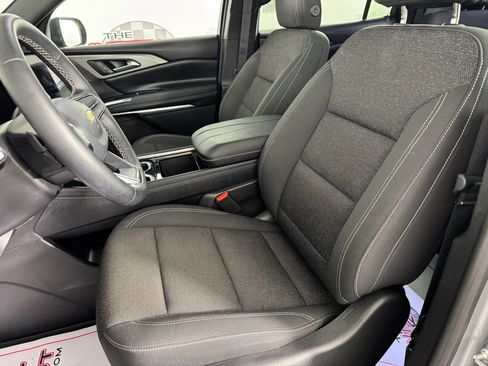 Used 2025 Chevrolet Traverse LT w/ Sun and Wheel Package AWD/4WD image 39