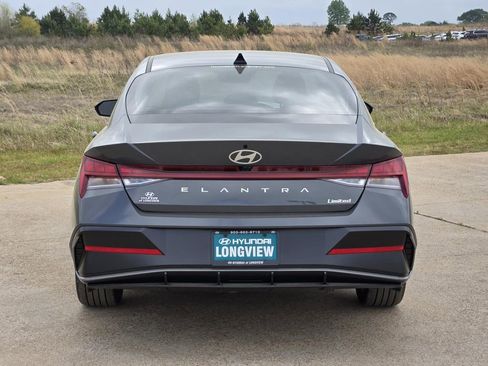 New 2026 Hyundai Elantra Limited FWD image 4