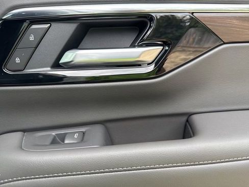 New 2025 Chevrolet Suburban LT w/ Comfort Package image 15