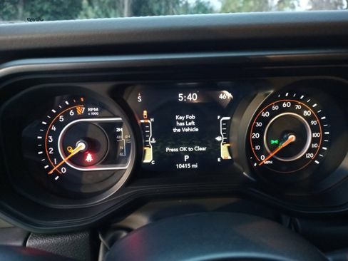 Certified 2025 Jeep Gladiator Mojave image 17