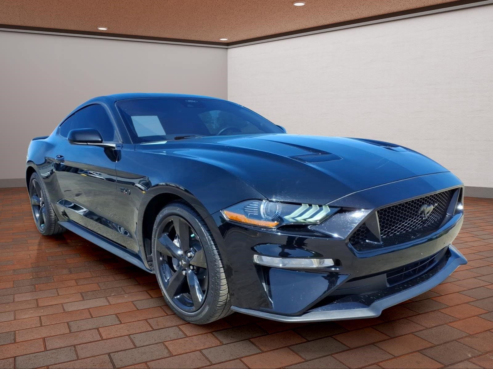 Used 2022 Ford Mustang GT Premium w/ Black Accent Package RWD image 2