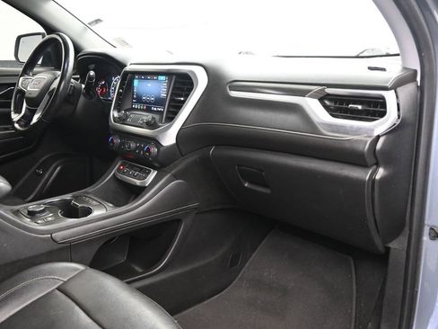 Used 2020 GMC Acadia SLT w/ Driver Alert Package II image 15