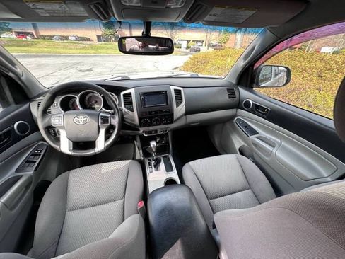 Used 2012 Toyota Tacoma PreRunner w/ SR5 Pkg RWD image 9