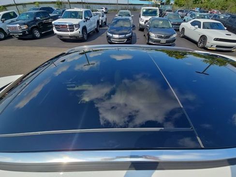 Used 2022 Lincoln Corsair AWD w/ Premium Package image 21