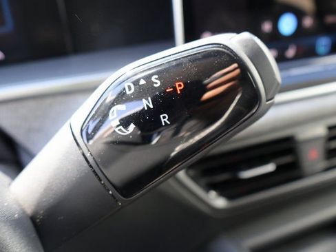Used 2025 Volkswagen Tiguan S AWD/4WD image 31
