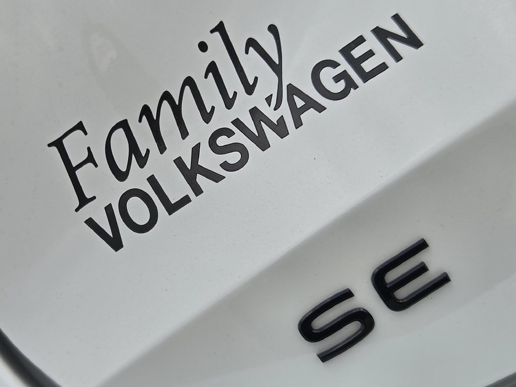 New 2026 Volkswagen Tiguan SE R-Line FWD image 9