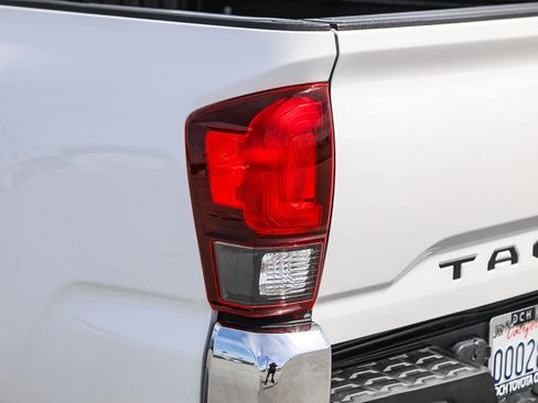 Certified 2020 Toyota Tacoma SR5 image 10
