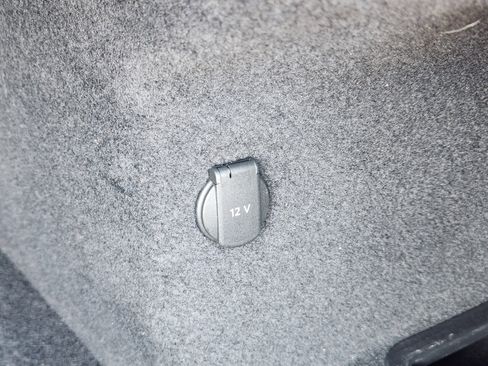 Used 2023 Porsche Taycan GTS image 36