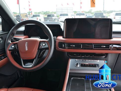 Used 2025 Lincoln Aviator Reserve w/ Illumination Package RWD image 19