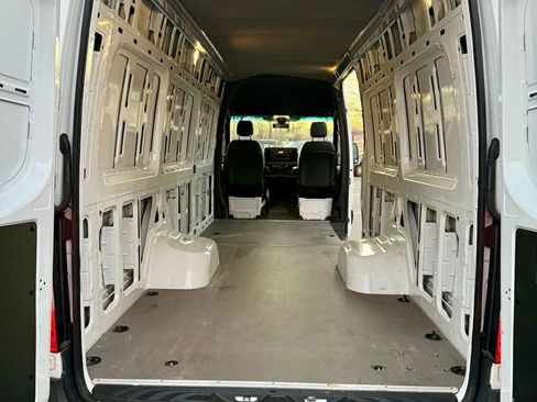 Used 2021 Mercedes-Benz Sprinter 3500 w/ Driver Convenience Package image 15