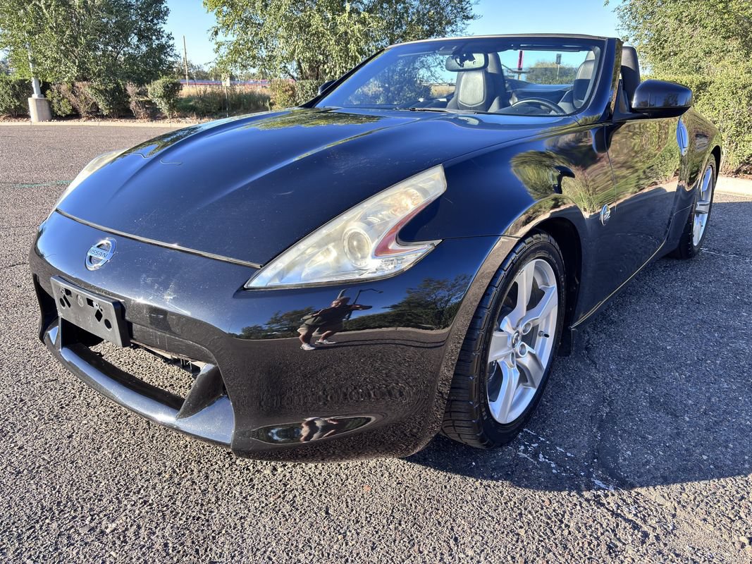 Used 2011 Nissan 370Z Touring w/ Sport Pkg RWD image 6