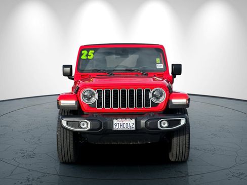 Certified 2025 Jeep Wrangler Unlimited Sahara w/ Safety Group image 9