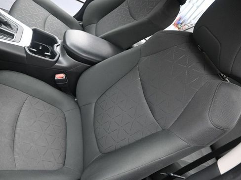 Used 2024 Toyota RAV4 XLE FWD image 9