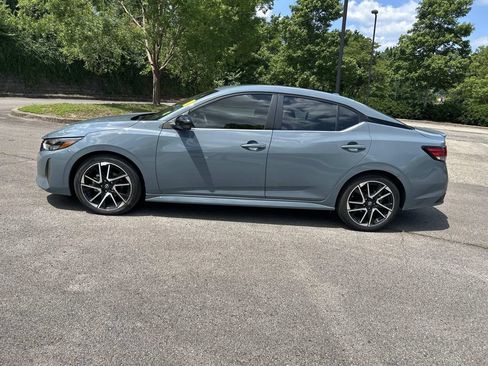 Certified 2025 Nissan Sentra SR w/ SR Premium Package FWD image 4