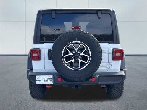Used 2025 Jeep Wrangler Unlimited Rubicon AWD/4WD image 5
